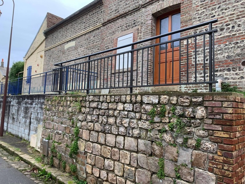 Rampes & barrières spécifiques — réalisation Clôtures Tropardy (garde-corps main courante rampe barrière acier), réf. 04